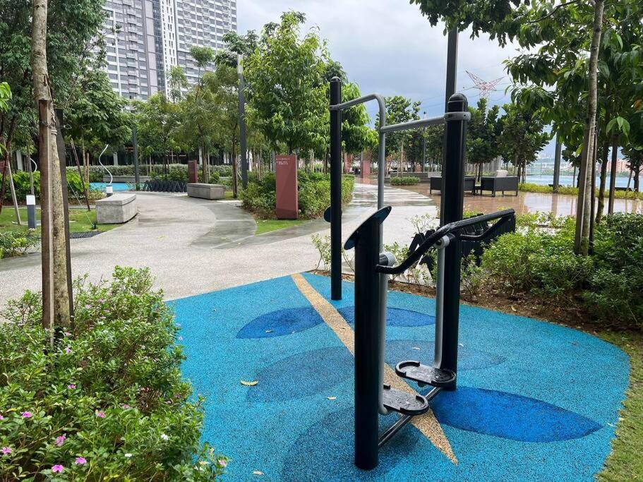 Klcc Pavillion Sunway Velocity Mrt Lrt 11 Pax Apartment