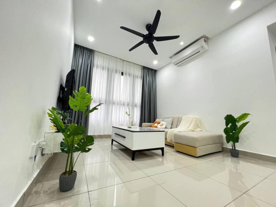 Klcc Pavillion Sunway Velocity Mrt Lrt 11 Pax Apartment Kuala Lumpur