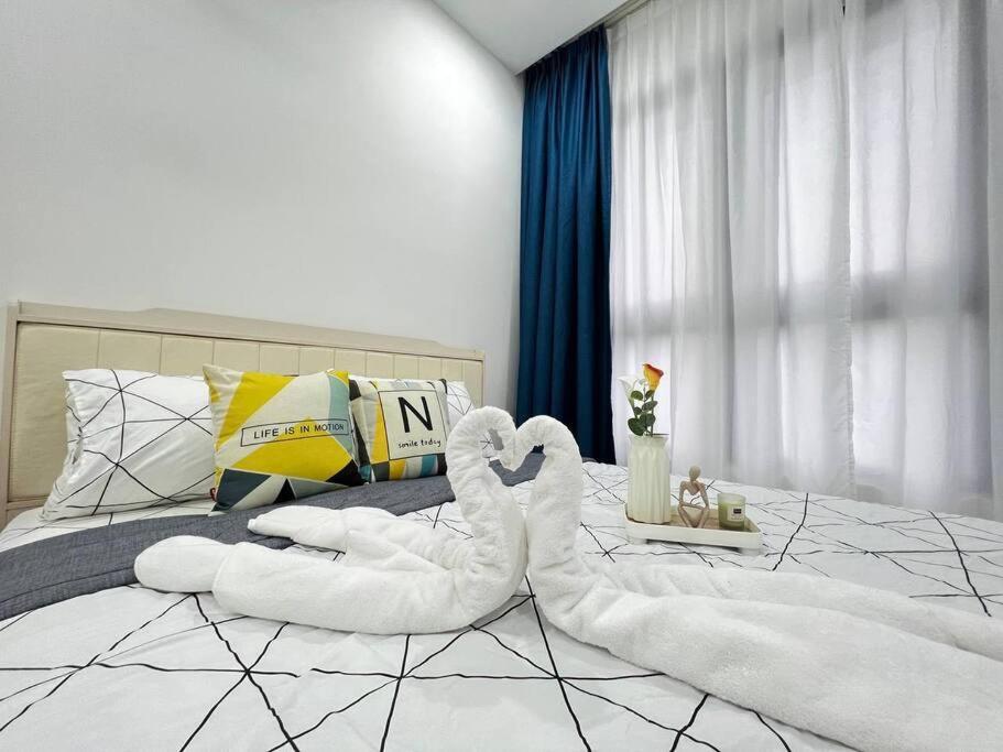 Apartment Klcc Pavillion Sunway Velocity Mrt Lrt 11 Pax