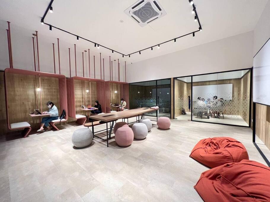 Apartment Klcc Pavillion Sunway Velocity Mrt Lrt 11 Pax
