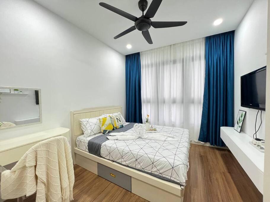 Apartment Klcc Pavillion Sunway Velocity Mrt Lrt 11 Pax